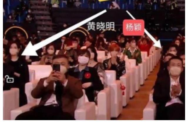 bbaby以為沒(méi)有鏡頭，轉(zhuǎn)換自己的“坐姿”，暴露出真實(shí)的腿長(zhǎng)