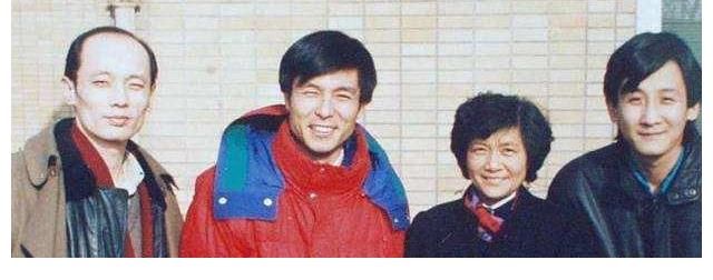 張國立大火前經(jīng)常被他帶著改善伙食，葛優(yōu)吃第一頓海鮮也是沾他光