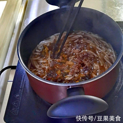 肉沫|家常菜这么多，云南小锅米线一定不可错过