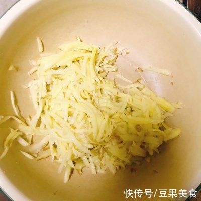 饭店|这样做土豆饼，比饭店里的还好吃