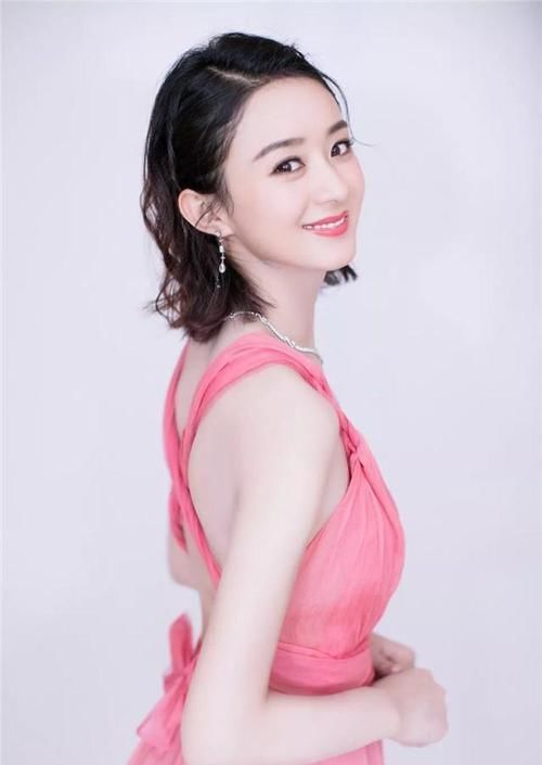 别再扎马尾了，太伤发际线！今年流行这5种扎法，时髦减龄显脸小