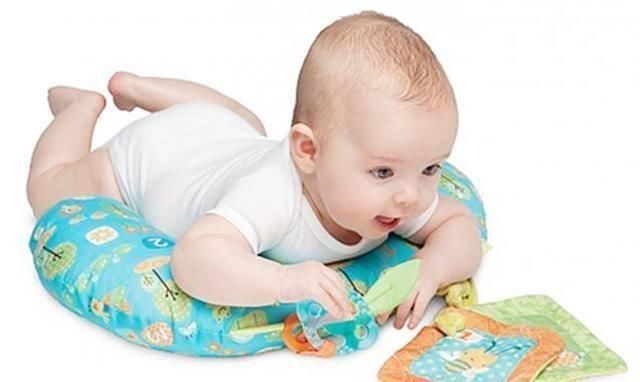 宝宝|趴着玩对宝宝有多重要?做到几个要点,促进大运动和精细运动发育