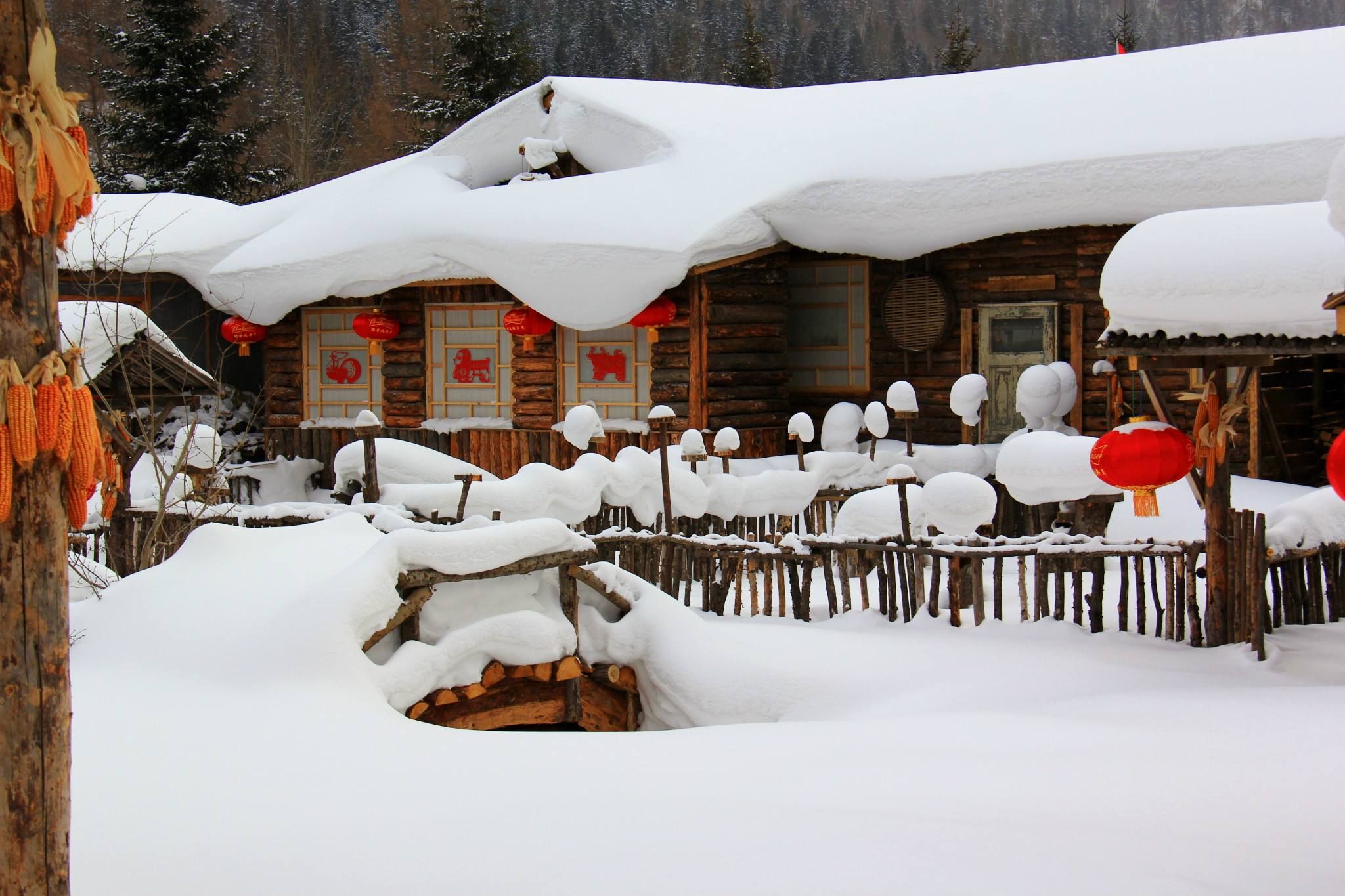 泰山|东北雪乡因15元烤肠遭吐槽，对比泰山5元矿泉水，你觉得哪个贵？