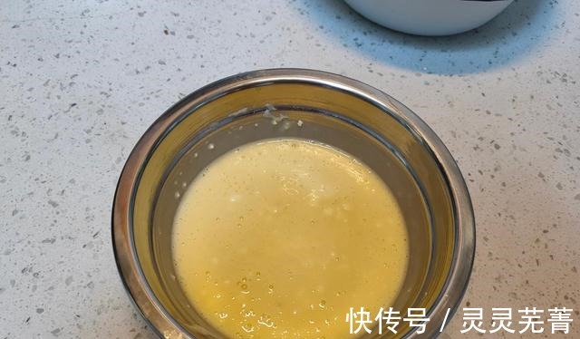 炸酥肉用淀粉还是面粉记住“211”的比例，酥脆好吃不回软！