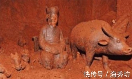 发现一堵墙,感觉不对劲,砸开一瞅嗷嗷叫