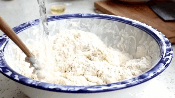 新疆|家庭版“烤包子”,不用发面,皮脆馅香,保证你吃一次就念念不忘