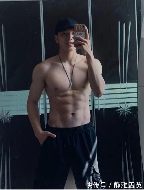 体育生|拥有八块腹肌人鱼线的体育生,网友:不争气的眼泪从嘴角流了下来