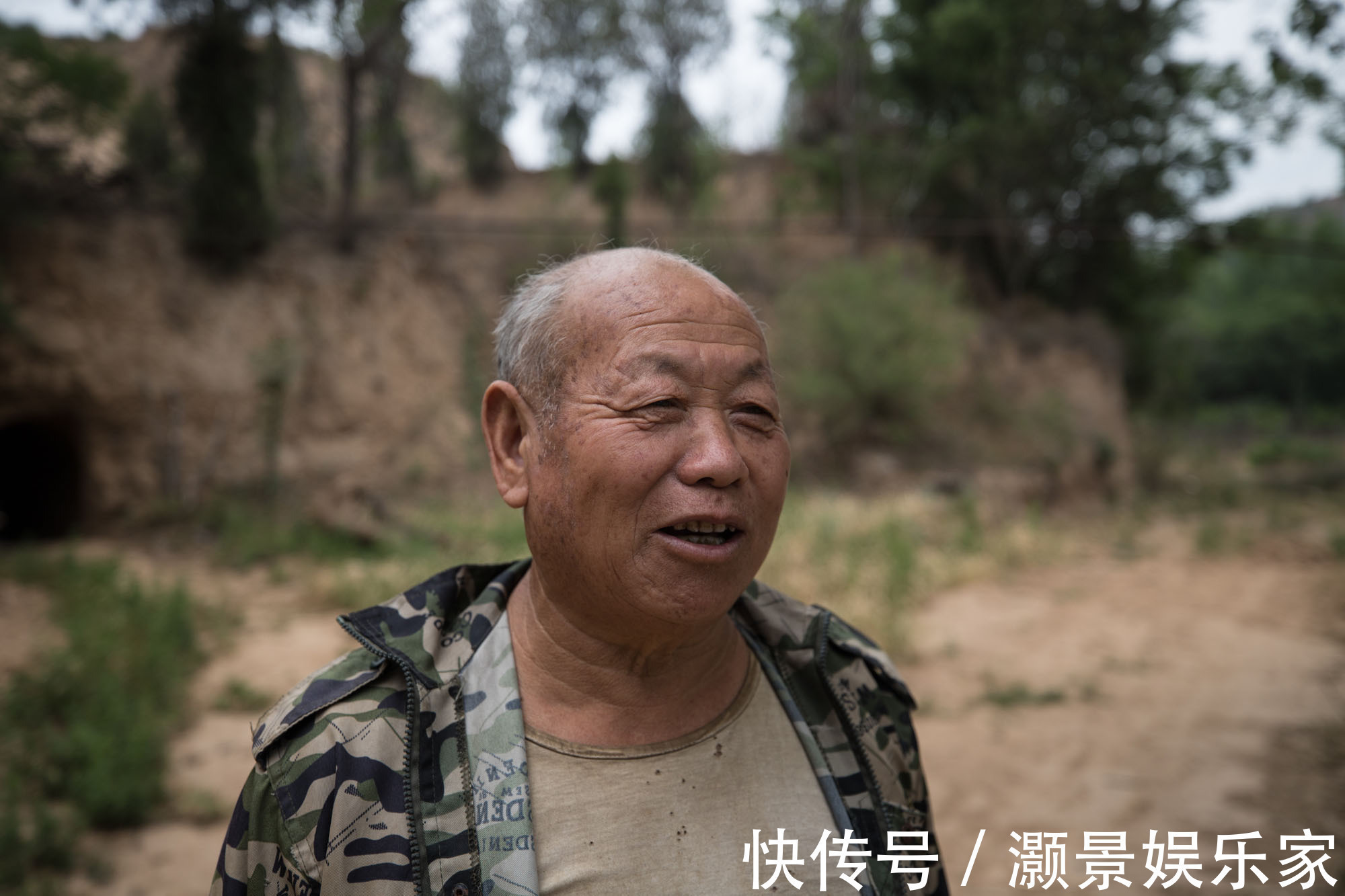 大叔!农村66岁老汉无妻无子,家藏万件“宝贝”,独居40余年像个老顽童