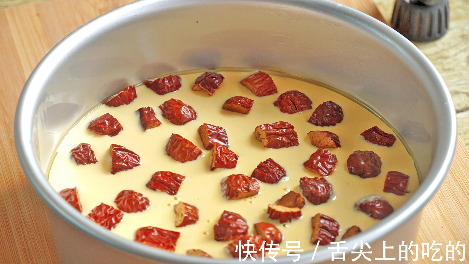 南瓜|这6道早餐不用揉面，一搅一蒸就完成，松软又香甜，省时又省力