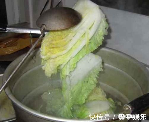 下饭|大厨：腌酸菜别只加盐，多加“1步”，开胃又下饭，放一年都不坏