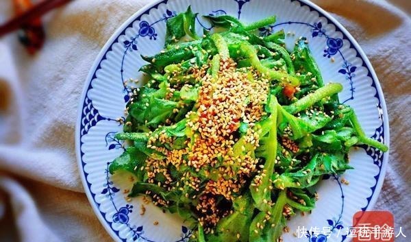 此菜浑身是宝，比鱼鲜比肉香！农村多到吃不完，城里1斤卖25元！