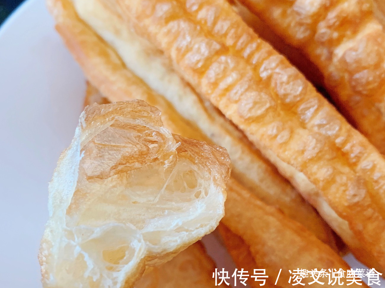油条店的老配方，步骤简单，适合新手学，出锅蓬松酥脆，特别好吃