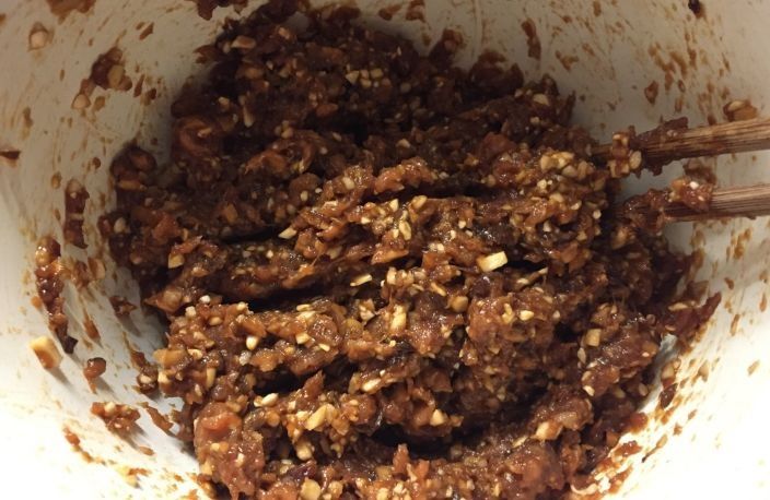 做红烧狮子头，牢记“调肉馅”方法，做好后软糯入味，口齿留香