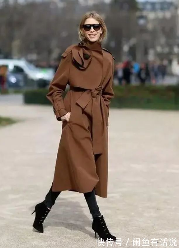 包臀款|不管挑羽绒服还是大衣,有3个“长度”尽量要避开,会显胖又土气