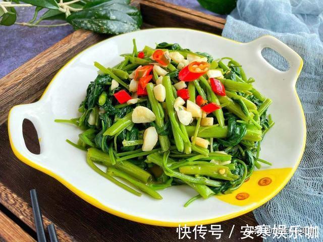 小白|空心菜最简单的做法,厨房小白也能做出的美味,减脂者的福音