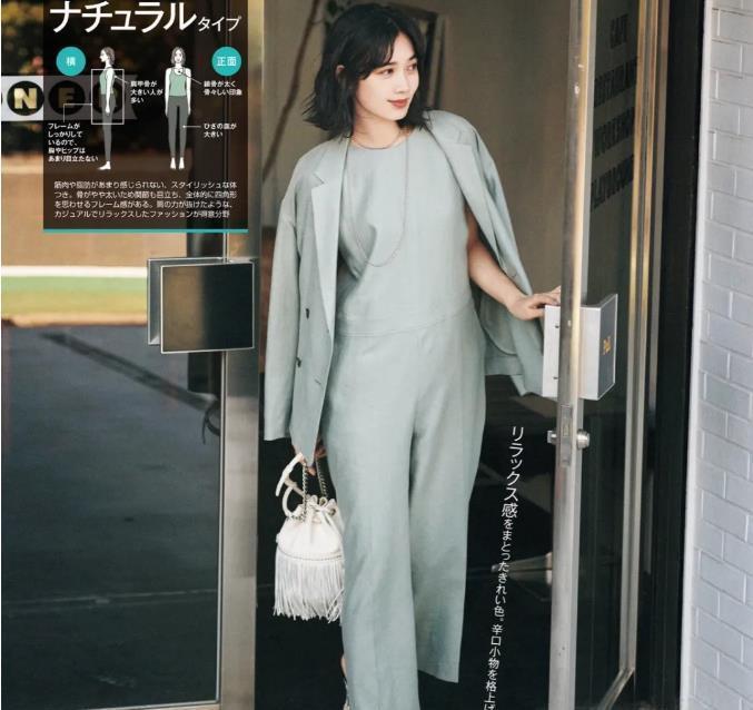 女士|日本熟龄女士的夏装搭配,拒绝“伪精致”,穿出漫不经心的高级感