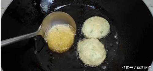 面粉新吃法,手不沾面,比油条做法简单,比馅饼好吃,越吃越想吃