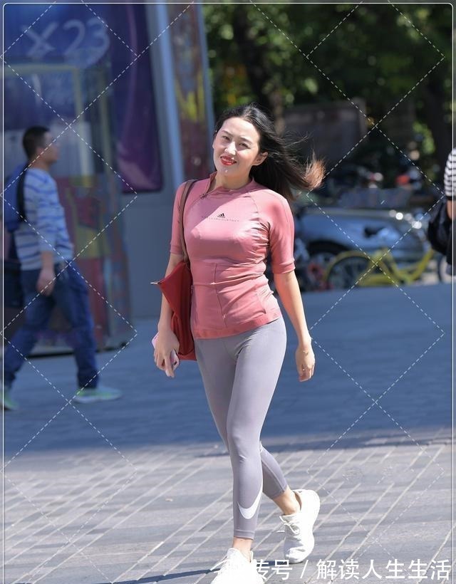 搭配 好看精致的打底裤好气质让人羡慕,展现独特的青春流行风!