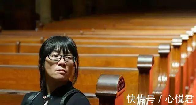 舆论|余秀华不顾舆论继续写“黄诗”，可敬还是可耻？网友：她亵渎文学