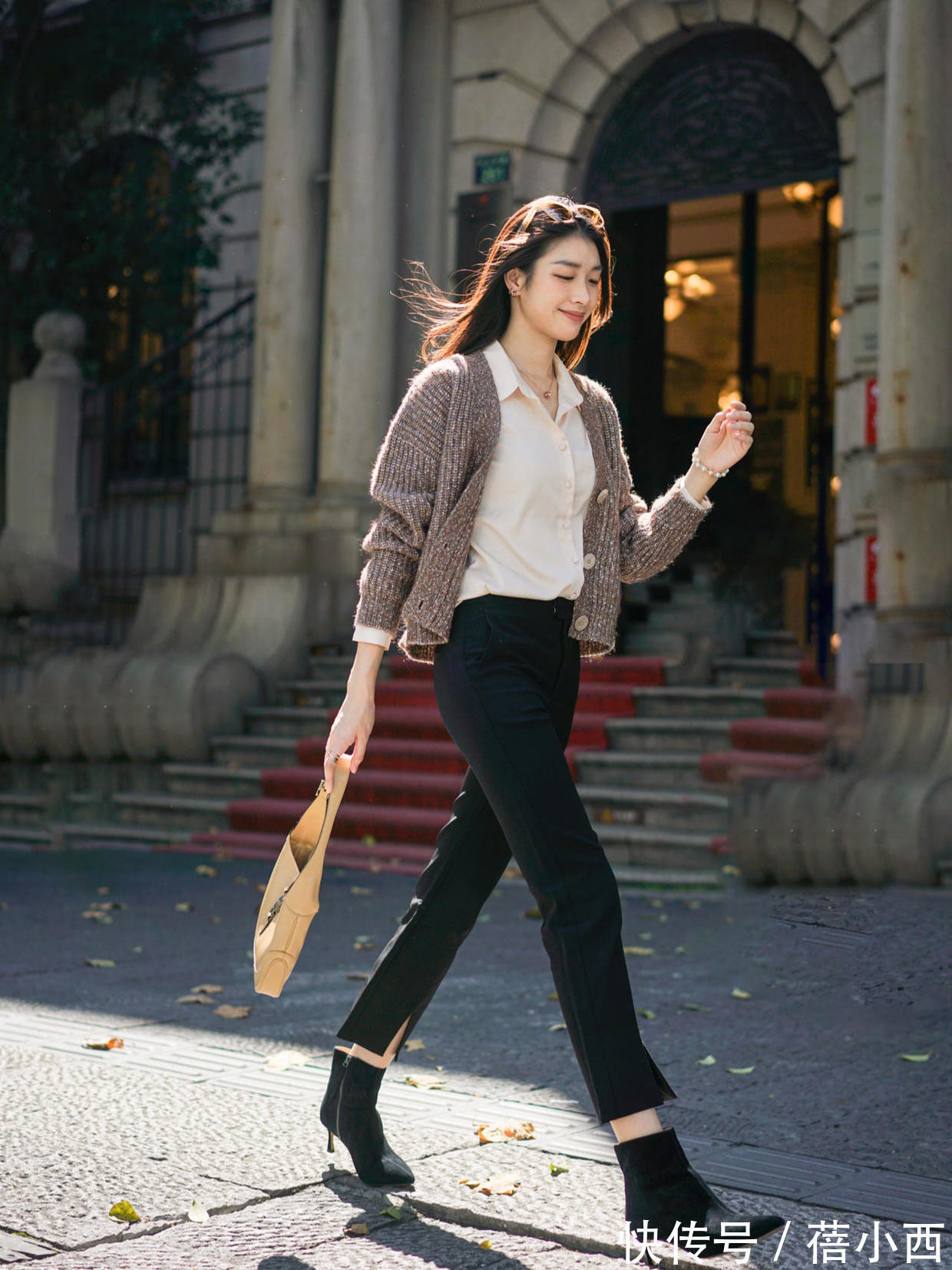 衬衫|衬衫穿出“推销员”形象?只要掌握这4个穿搭要素,高级又时髦