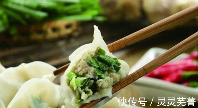 饺子铺老板拌饺子馅时，最忌多加“它”！不懂你的饺子就白做了！