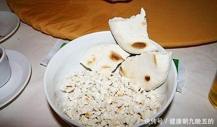 给西安人民一个馍，就能惊艳全世界！我后悔没在西安这样咥泡馍！