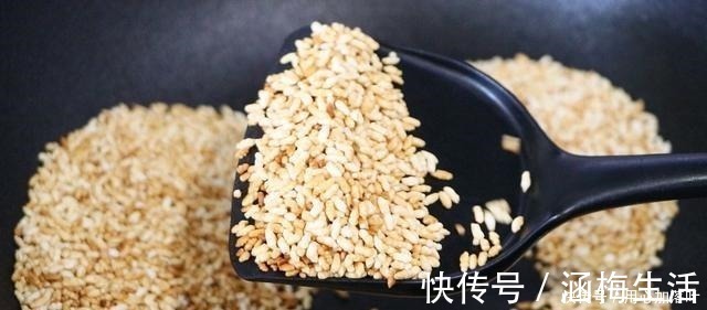 米粉|年夜饭五花肉好吃做法，淋2个鸡蛋，老做法教你，吃一次就忘不了