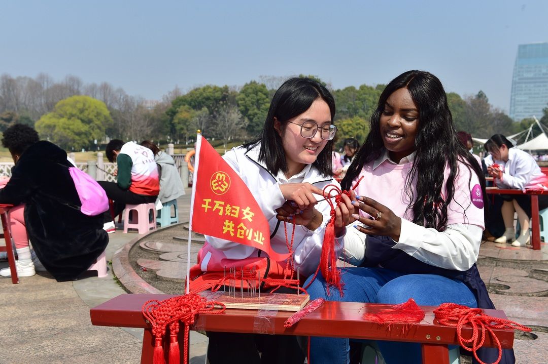 激发千万妇女共创业热潮，义乌启动“五共五富巾帼行”行动