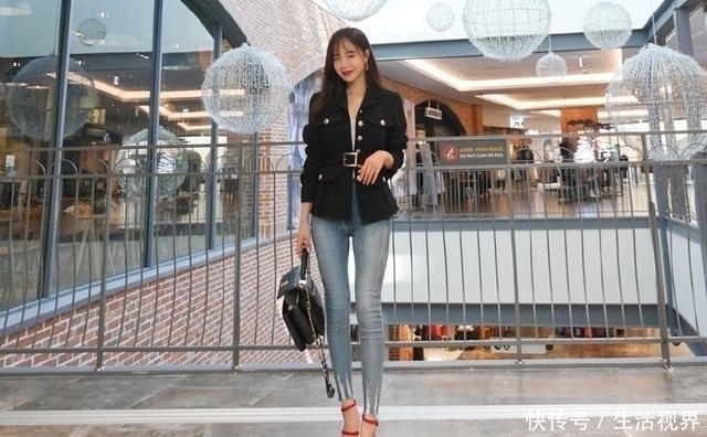 在职场 经典优雅的尖头高跟鞋妩媚精致,时尚的尖头设计可以修饰足尖造型