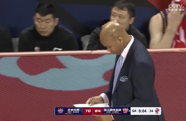 内线|12分完败!马布里又输球,北控2战49次失误,一盘散沙