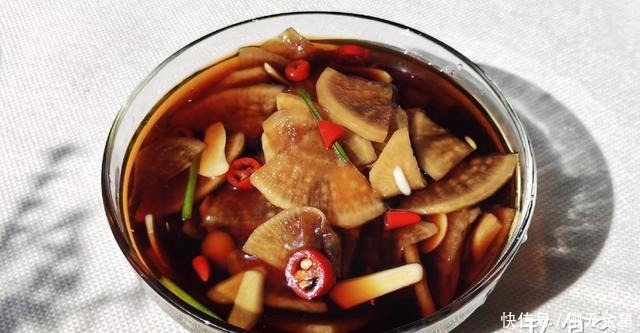 香芹炒香干|用吃1盒快餐的钱,自己在家里做了3道菜,有荤有素,好吃还下饭