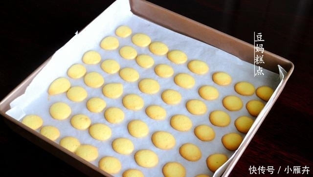 不用一滴油，教你做鸡蛋小饼干，只需3种食材，口口香又酥