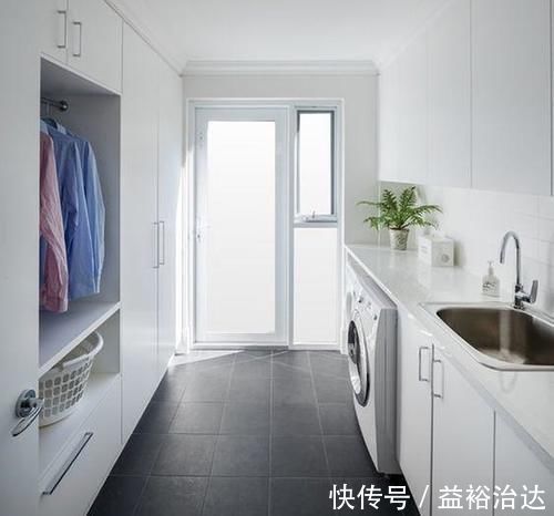 打卡|家里面积足够,腾出一间洗衣房,兼具洗晾晒和杂物收纳,一地多用~#每日打卡#