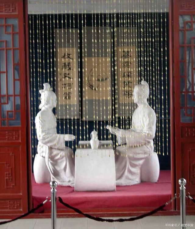 李清照!21首诗词描写李清照漫卷诗书淡泡茶,闲听蕉露浸黄花