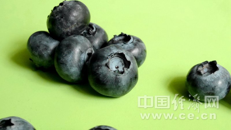 牙菌斑|巧克力奶酪草莓 这些常见食物有益于牙齿健康