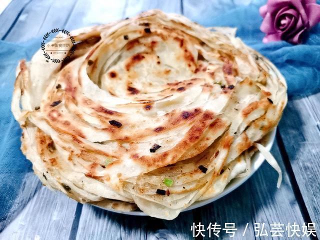 葱花饼|做葱花饼，抹油烫面都不对！面点师教你正确做法，酥脆多层，真香