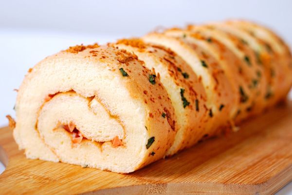 火腿香葱肉松蛋糕卷