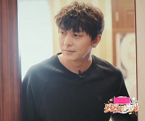 爱情公寓|开门发现是诸葛大力时,李佳航的表情很精彩,镜头还拍着呢