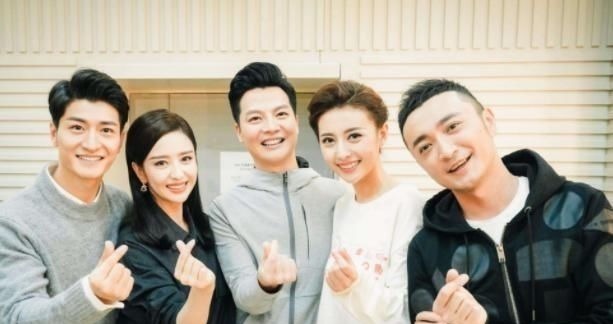 央视主持阵容大换血，新面孔成为主持舞台一道风景线