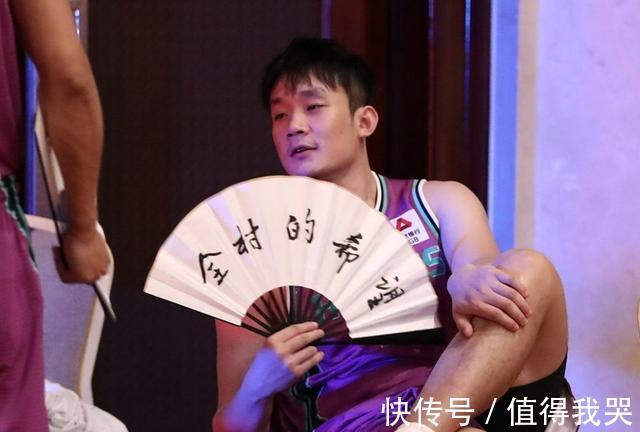 特许鞋|胡明轩胜利了！CBA官宣5位“特许”球员，四字外援重返CBA