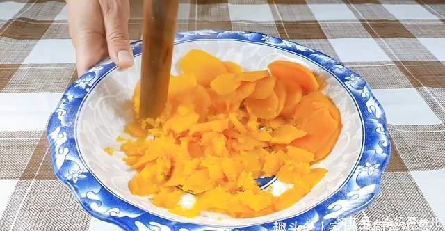 红薯饼最好吃的做法,操作简单,外酥里香,吃了这个红薯饼,美味