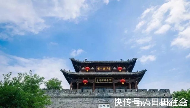 古城|山东备受好评的人造景区，可与江南景色媲美，游客络绎不绝！