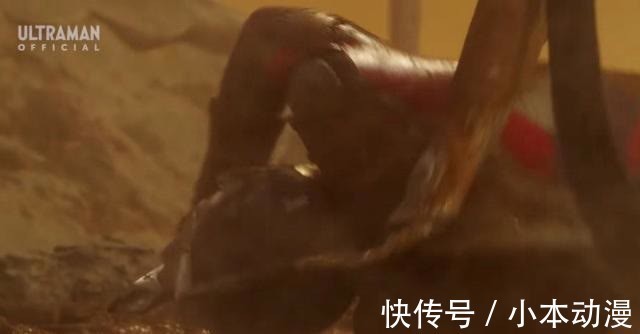怪兽|特利迦奥特曼：特利迦和卡尔蜜拉“滚泥巴”，卡尔蜜拉很卖力