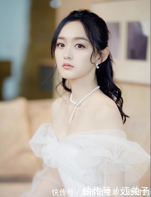 单丸子头 别再披头散发了,今秋流行这3种“扎发发型”,简单自然易上手