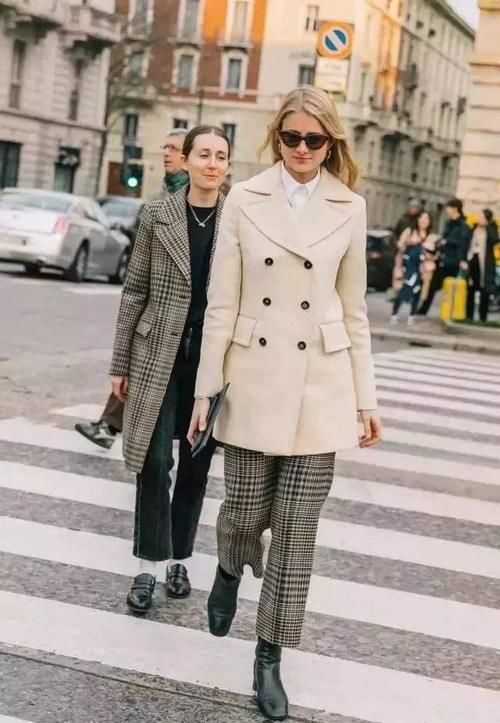 大气|最近流行一种显高穿法,叫“羊绒大衣+短靴”,优雅大气显高级