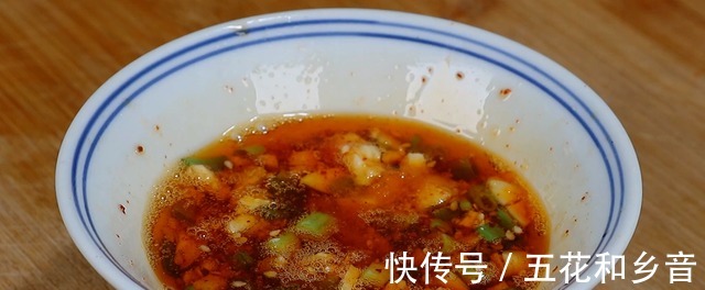 鸡腿自从学会这吃法,我家三天两头做,上锅蒸一蒸,就是一大硬菜!