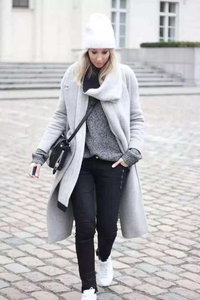 穿大衣，这样搭小包包才最时髦漂亮