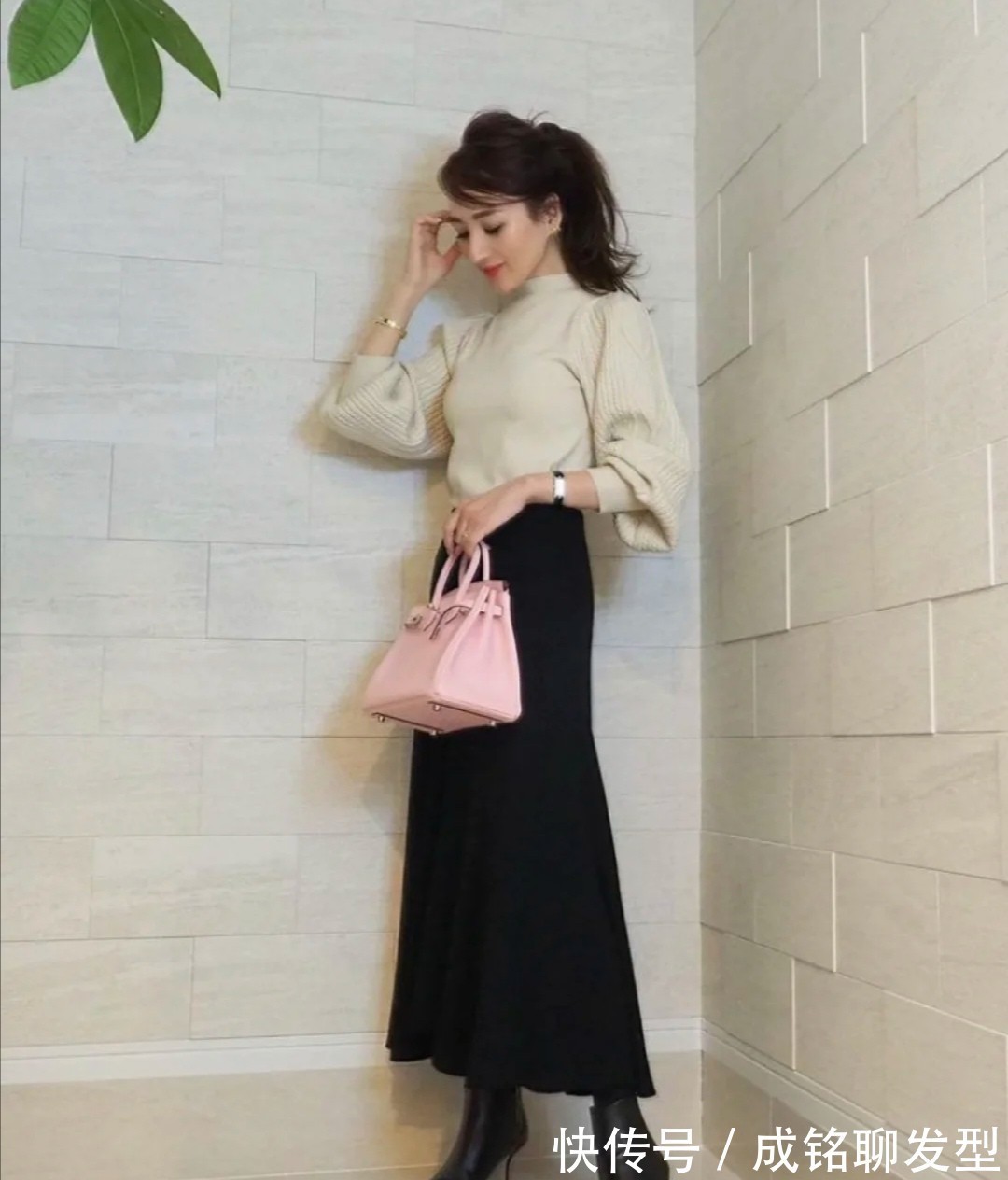 穿搭|身材娇小的中年女人,学学日本宝妈星玲奈的穿搭,显瘦又有品味