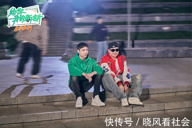 张艺兴点了60份外卖给娱记,自己吃臭豆腐还得报账要发票