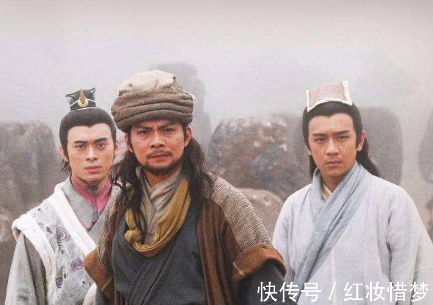 萧峰@杨过比萧峰厉害太多了,从这一细节可以看出,萧峰绝对打不过杨过!